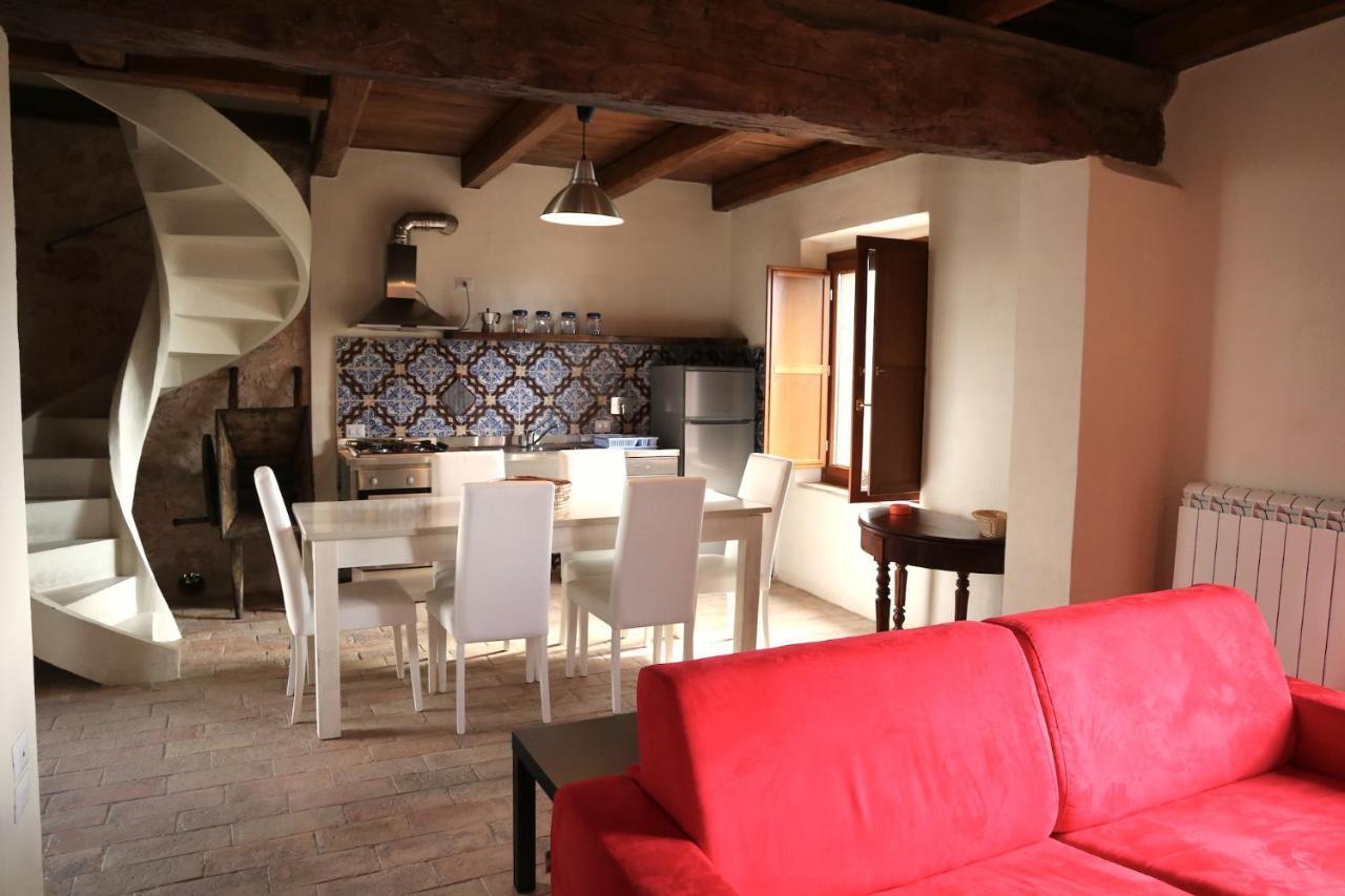 Corte Fratini Appartamenti Треви Экстерьер фото