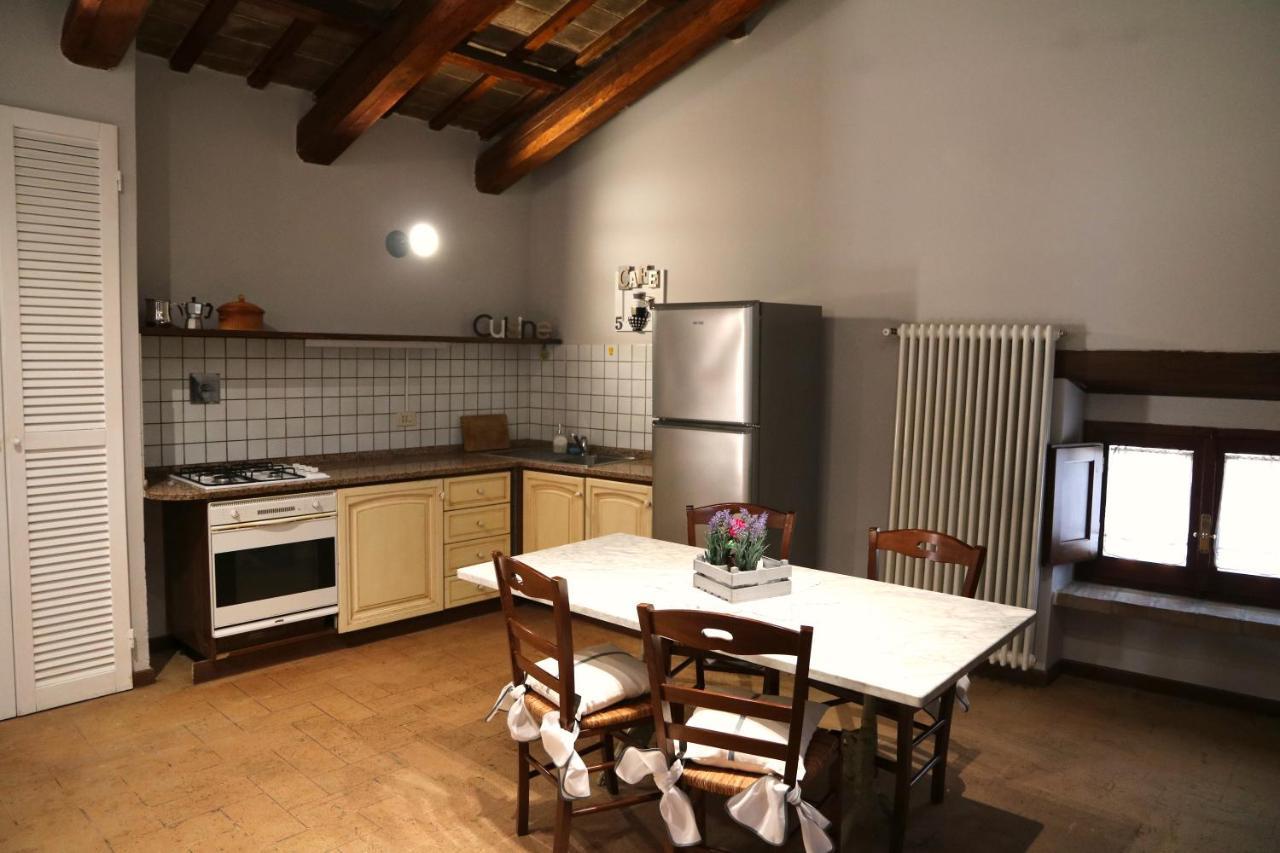 Corte Fratini Appartamenti Треви Экстерьер фото
