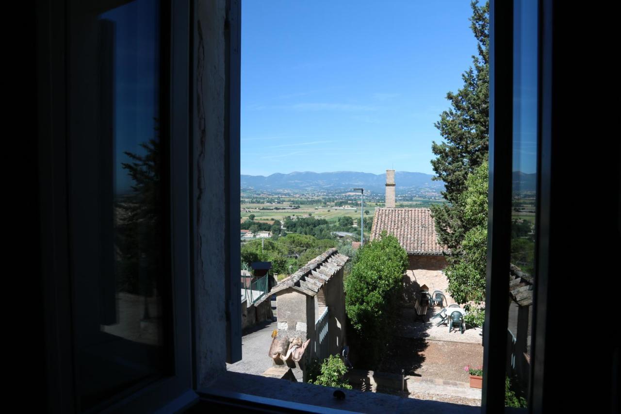 Corte Fratini Appartamenti Треви Экстерьер фото