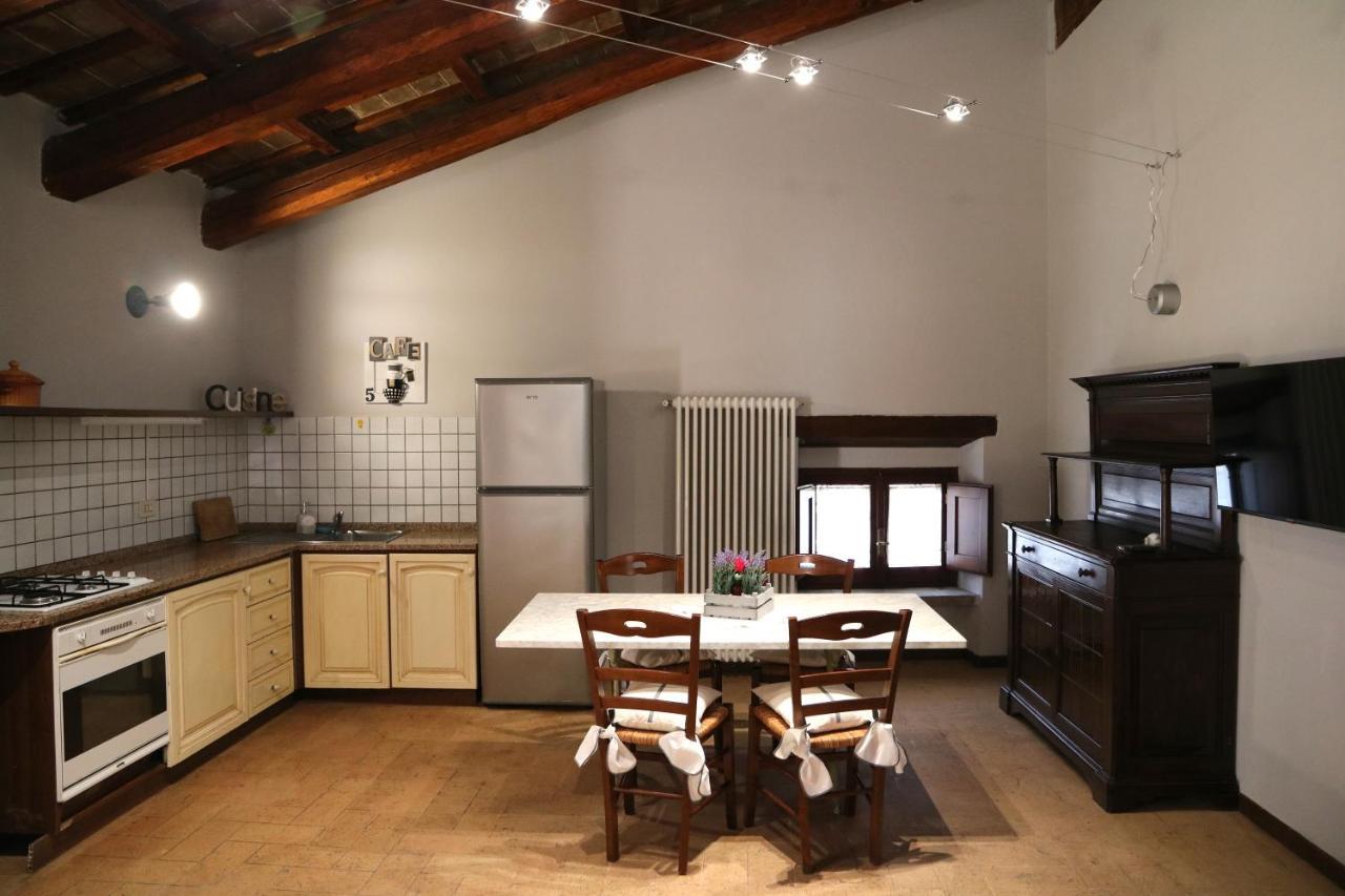 Corte Fratini Appartamenti Треви Экстерьер фото