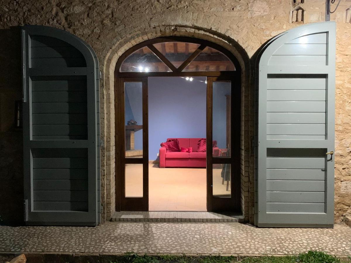 Corte Fratini Appartamenti Треви Экстерьер фото