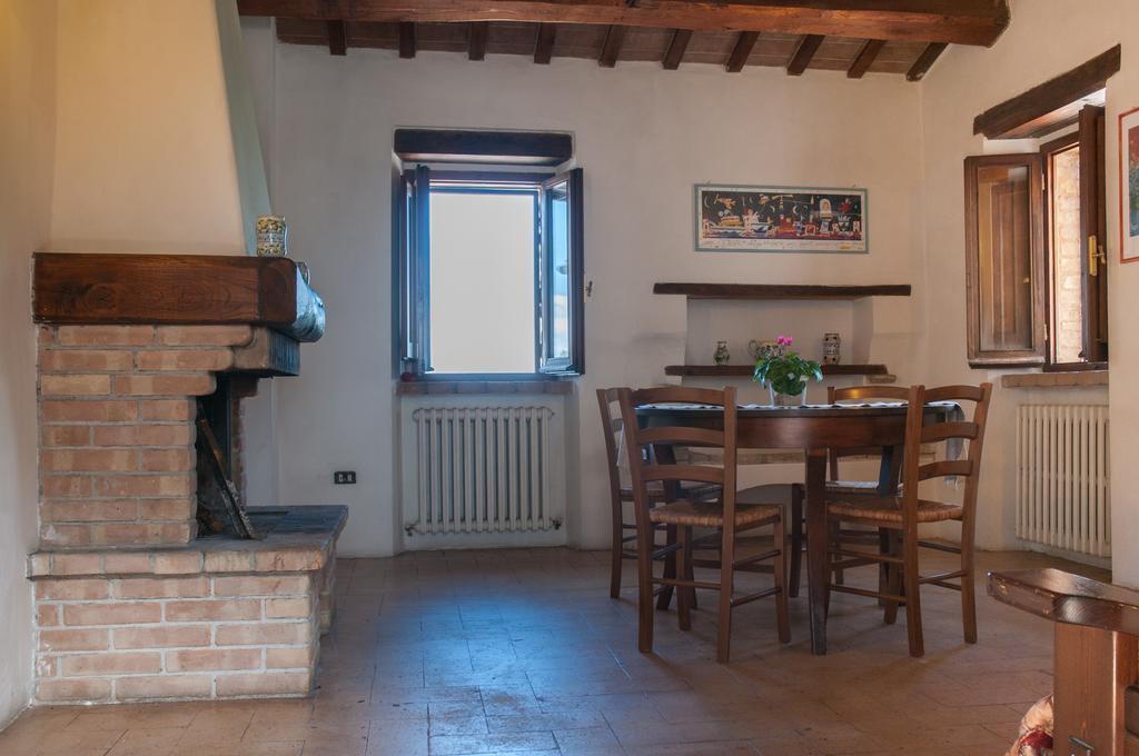 Corte Fratini Appartamenti Треви Экстерьер фото