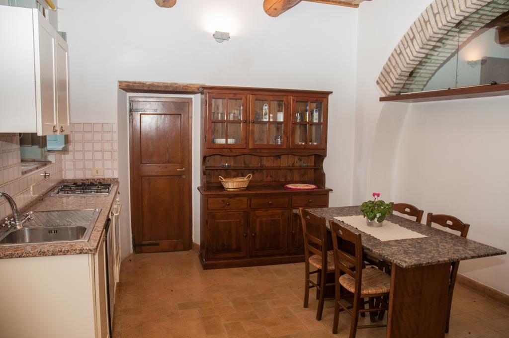 Corte Fratini Appartamenti Треви Экстерьер фото